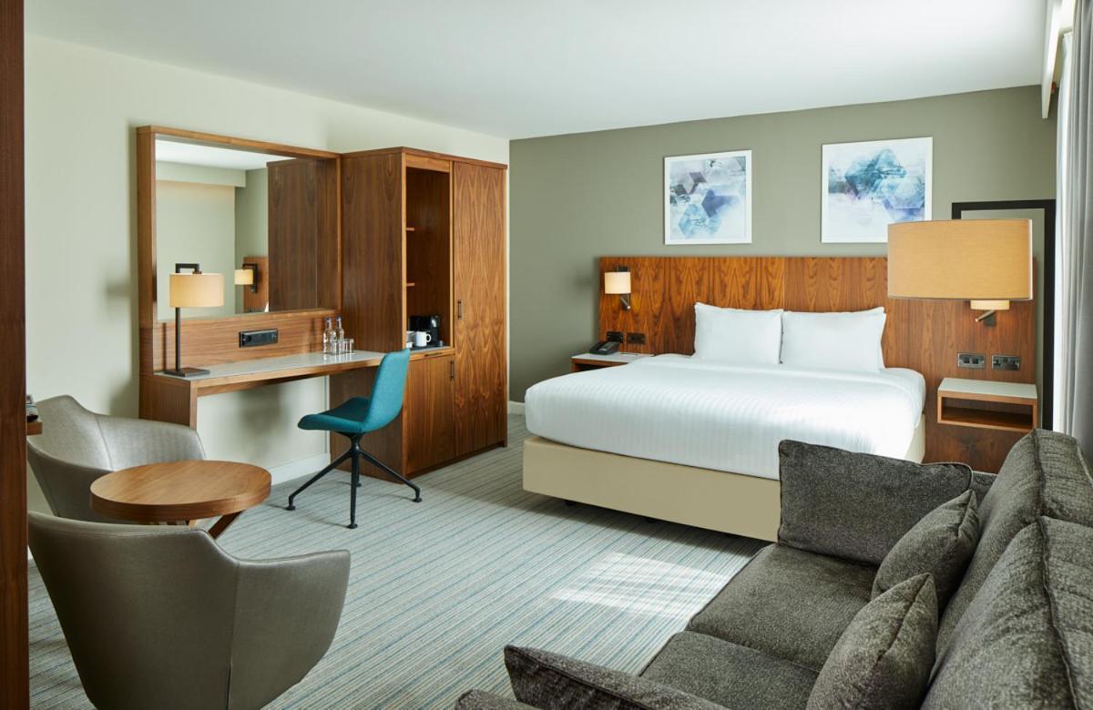 Courtyard By Marriott London Gatwick Airport Hotel